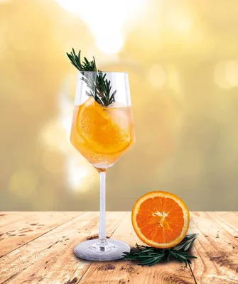 Produktbild von Krugmann Orancello 28% Vol Orangen Likör 0,5 L Aperitiv & Schweppes