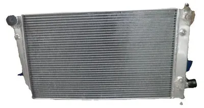 Image de Radiateur en aluminium - 368 x 605 x 42 mm - Capacité de refroidissement pour moteurs turbocompressés 4 cylindres