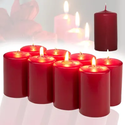 Produktbild von Set mit 8 Kerzen, Weihnachtsstimmung, Stumpenkerzen, Bordeaux – 4,8 cm x 8 cm – Weihnachtskerzen, Adventskranz – Adventskerze, Weihnachtsdekoration