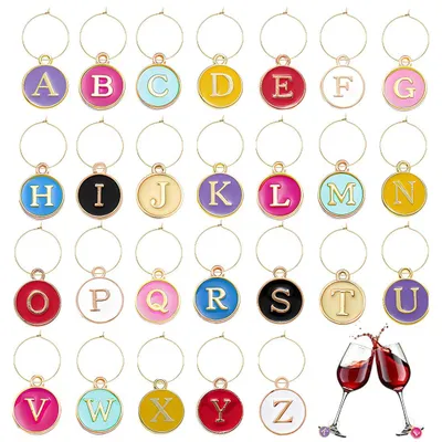 Produktbild von Weinglas-Anhänger - 26-teiliges Set mit Buchstaben-Charms - Identifikation für Wein Cocktail und Champagner - Mehrfarbig