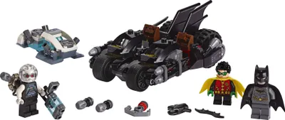 Produktbild von LEGO® DC Universe Super Heroes™ Batcycle-Duell mit Mr. Freeze™ 76118