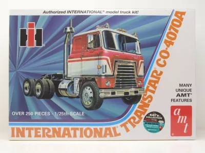 Produktbild von AMT 1203 International Transtar CO4070A Semi Tractor Kunststoffbausatz 1:25