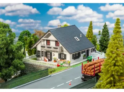 Imagen del producto de Faller 130640: Casa unifamiliar restaurada, época IV