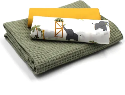 Imagen del producto de Conjunto de telas "Safari":* 45 unidades.* Incluye: 1 tela de tipo "waffle" (textura de panal) y 2 telas de algodón, una estampada y otra lisa.* Cada pieza: 0,5 metros x 1,5 metros.* Ideal para proyectos de manualidades (DIY)