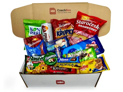 Produktbild von CzechBox MIX - Leckere Box mit 15 sorgfältig ausgewählten tschechischen Snacks, Bonbons, Sticks, Chips und wie ein Cola-Getränk