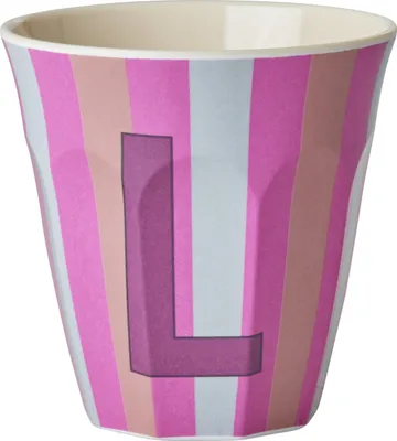 Produktbild von Melamin Becher Buchstabe Mädchen - L
