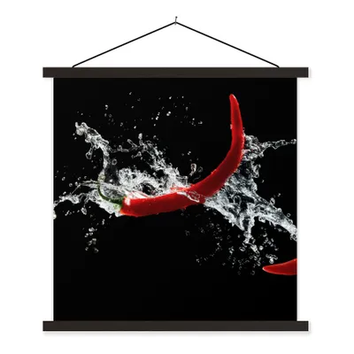 Produktbild von MuchoWow® Textilposter Chilischote - Stilleben - Wasser - Schwarz - Rot 40x40 cm mit schwarzem Rahmen - Fotos