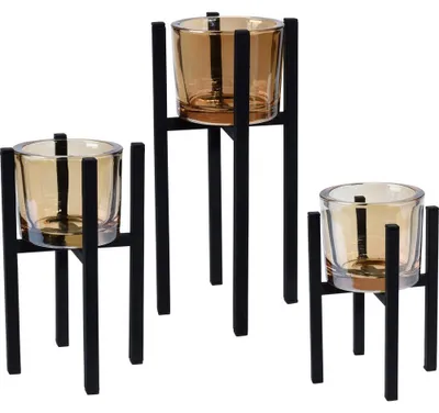 Image de Ensemble de trois chandeliers en verre doré