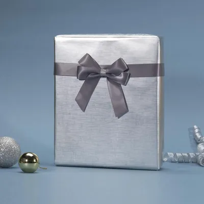 Immagine prodotto di Carta da regalo argentata a righe, 2 rotoli, 43x500 cm