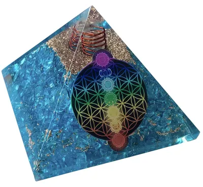 Produktbild von CHONIT Orgonit Pyramide Türkis Blume des Lebens Bergkristall 7,5 cm