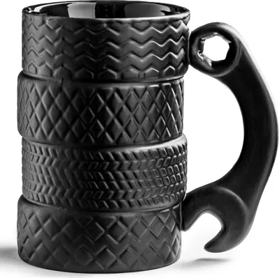 Produktbild von Autoreifen Kaffeebecher mit Schraubenschlüssel als Griff