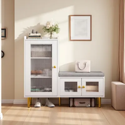 Image de Meuble de rangement pour chaussures avec armoire à chaussures, meuble d'entrée avec portes en verre ondulé, banc rembourré, étagères réglables, pieds en métal dorés, blanc