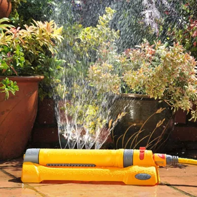 Produktbild von Hozelock 2976, Schwingender Wassersprinkler, 230 m², 10 bar, Grau, Gelb