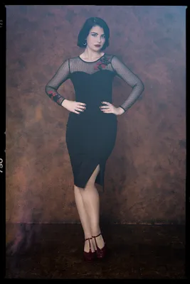 Produktbild von Queen Kerosin Bleistiftkleid - Roses XS