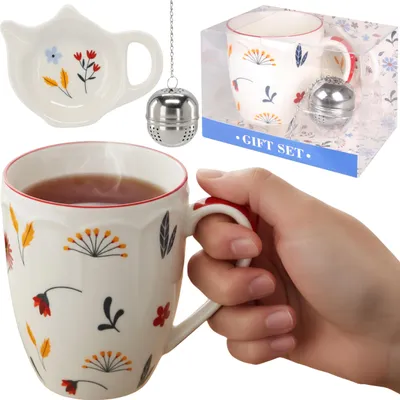 Obrázok produktu pre Čajový set: porcelánový HRNČEK 350 ml s čajové sitko a tanierikom NA BYLINKY, DARČEKOVÉ BALENIE