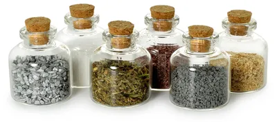 Immagine prodotto di Piccole bottiglie di vetro con tappo di sughero, set da 6 pezzi da 20 ml, ideali per progetti creativi e fai-da-te
