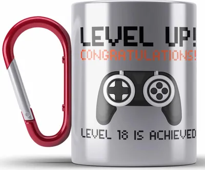 Produktbild von Trendation - 18. Geburtstag Edelstahl Tasse Karabiner Jungen Jungs Geschenk 18er Geschenkidee 18 Sohn Gamer (Rot)