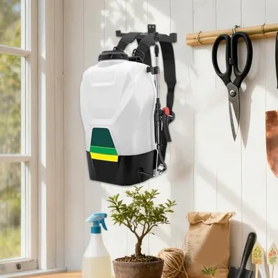 Produktbild von Rucksack-Gebläsehalter – platzsparende Aufbewahrungslösung für Gartenwerkzeuge