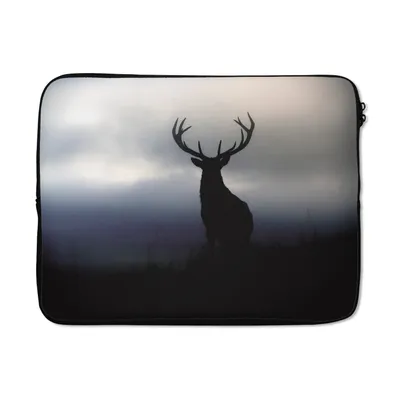 Produktbild von MuchoWow® Laptop Hülle 17 Zoll Laptoptasche Hirsch - Scherenschnitt - Nebel - Zipper - Schutzabdeckung