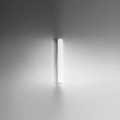 Zdjęcie produktu dla Kinkiet LED GAP 14W, 1350 lm, 3000 K, chromowana rama aluminiowa, IP44, dyfuzor opalowy – nowoczesny design – Gea Luce