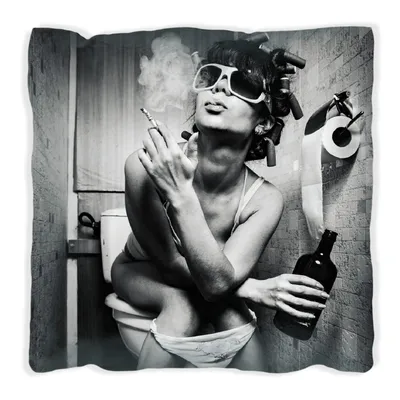 Produktbild von Wallario Premium Kissen, weiche Oberfläche, mit Motiv Kloparty - Sexy Frau auf Toilette mit Zigarette und Schnaps, Größe: 60 x 60 cm, mit weißer Rückseite