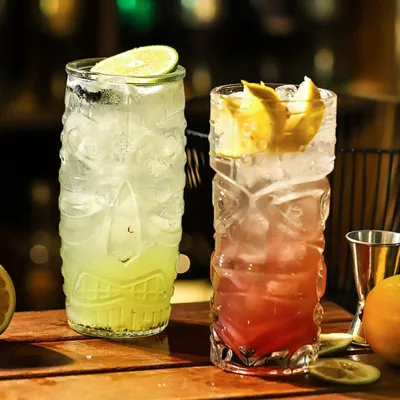 Produktbild von Cocktailgläser aus Glas in kreativer Gesichtsform, verschleißfest und stilvoll, für Partys und Dekoration, 2 Stück, wiederverwendbar