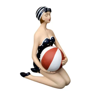 Produktbild von Dekofigur Badefrau mit Ball, Retro-Stil, handbemalt, 20,5x9x15 cm (HxBxT)