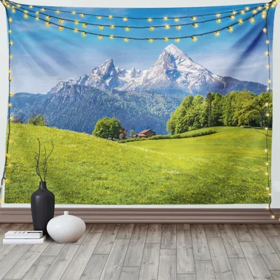 Produktbild von ABAKUHAUS Berg Wandteppich, Alpen mit Wiese Flora, Wohnzimmer Schlafzimmer Wandtuch Seidiges Satin Wandteppich, 150 x 100 cm, Grün blau