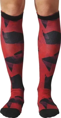 Imagen del producto de Calcetines de entrenamiento Adidas Climalite Graphic para la rodilla, modelo BS1766. Parte superior tipo "pull-on" de Adidas. Talla: 37-39