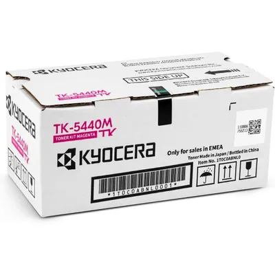 Produktbild von Kyocera TK-5440M Toner Magenta. Original Tonerkartusche für bis zu 2400 Seiten. Toner Drucker kompatibel für PA2100cx, PA2100cwx, MA2100cfx und MA2100cwfx