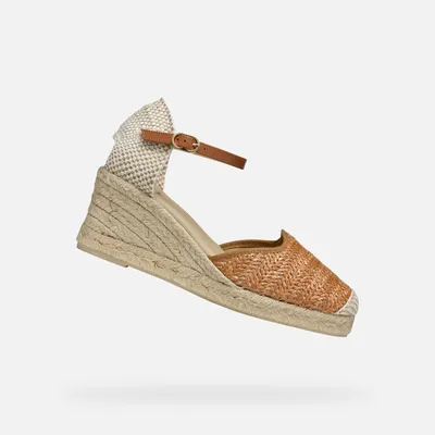 Produktbild von Geox Hellbraune Damensandalen Gelsa Low 39