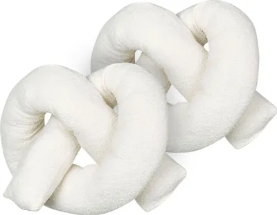 Produktbild von BELIANI Dekokissen 2er Set Weiß Webpelz mit Füllung 172x14cm Teddy-Optik Bretzelform Knotenkissen Modern Wohnzimmer Schlafzimmer Ausstattung Sofakissen