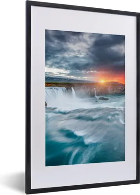 Produktbild von MuchoWow® Gerahmtes Poster Wasserfall - Sonnenuntergang - Natur - Wasser 40x60 cm - Poster mit Schwarzem Bilderrahmen Wandposter Rahmen Foto Bilder - Poster in Rahmen