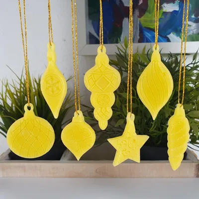 Produktbild von Christbaumschmuck Bienenwachs 7er Set Zierformen bis 6 cm – wie alte Glasornamente