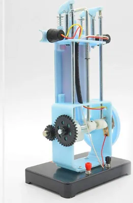 Produktbild von model 4-taktního vznětového motoru, model vznětového motoru pro výuku fyziky, model motoru autoškoly, model výřezu motoru