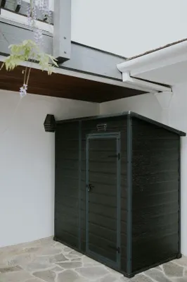 Obrázok produktu pre Záhradný domček Keter Essential Shed 6x4 – 112 × 184 × 195 cm – tmavošedý/čierny