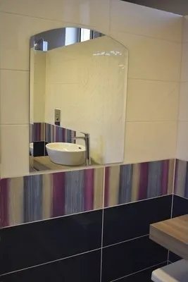 Produktbild von Romance Spiegel in Sonderform mit Flachfacette 60x75 cm für Feuchträume