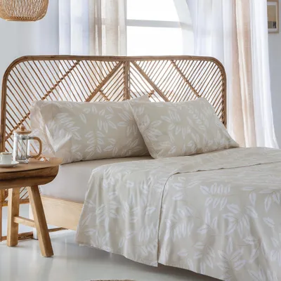 Zdjęcie produktu dla Komplet pościeli ARTean Beddengoedset, 160 x 190/200 cm, wykonany z organicznej bawełny, kolor beżowy, certyfikat GOTS, zawiera: 2 poszewki na poduszki oraz prześcieradło 160 x 190/200 cm