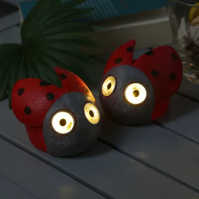 Produktbild von LED Solar Marienkäfer - Gartenfigur - 2 warmweiße LED - H: 7cm - D: 9cm - Lichtsensor - 2 Stück