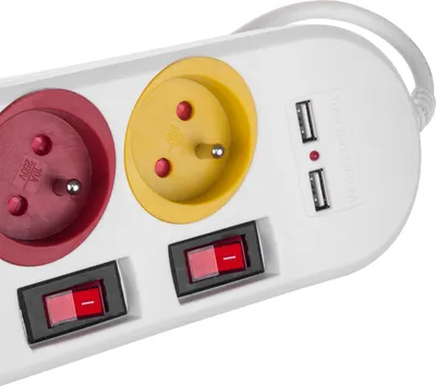 Image de Maclean mce229 w rallonge avec prises de courant cable de extension de 4 prises de courant + 2xusb avec interrupteur, 250vac/10a, 2.1a 5v, 1.5m, white