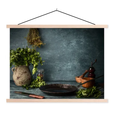 Produktbild von MuchoWow® Textilposter Kräuter - Gewürze - Pfanne - Messer - Grau - Rustikal 150x113 cm mit holzfarbenen Rahmen - Poster
