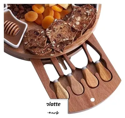 Produktbild von Runde Käseplatte aus Holz mit Käsebesteck ohne Gravur