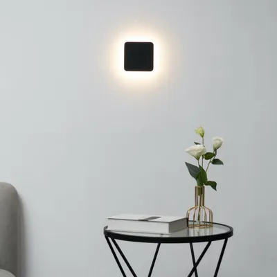 Produktbild von Schwarze quadratische LED-Wandleuchte im minimalistischen Stil - Eporedia