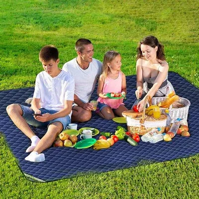 Produktbild von Unyqoos® Picknickdecke – extra groß, wasserdichte, sandabweisende Camping- und Stranddecke mit Schultertasche, faltbar für Camping, Wandern und Reisen