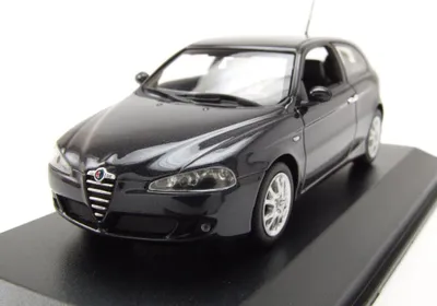 Produktbild von Maxichamps 940120561 Alfa Romeo 147 2005 schwarz metallic 1:43