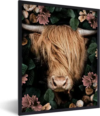 Produktbild von MuchoWow® MuchoWow® Gerahmtes Poster Schottisches Hochlandrind - Porträt - Kuh - Blumen - Dschungel 60x80 cm - Poster mit zchwarzem Bilderrahmen - Premium - Wanddeko Wohnzimmer