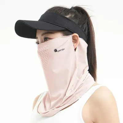 Productafbeelding van INF Zomerse fietsmasker voor het gezicht – koelend nylon met UPF-bescherming, ademende mesh en een oorlus. Roze