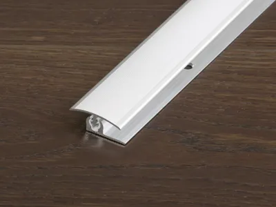 Produktbild von PROLINE Silber 2 Meter Übergangsprofil Bodenprofil, PROVARIOclip Universal Aluminium eloxiert, einrastendes Profilsystem mit Drehgelenktechnik, ohne sichtbare Verschraubung, für Bewegungsfugen schwimmender Bodenbeläge