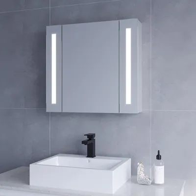 Produktbild von AQUABATOS Badezimmer Spiegelschrank mit LED Beleuchtung Kaltweiß 6400k, Infrarot IR Sensor dimmbar Beschlagfrei IP44 mit Steckdose antibeschlag Badezimmerschrank mit Spiegel 65 x 60 x 13 cm