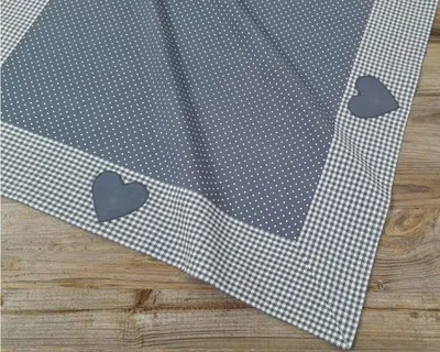 Produktbild von Tischdecke LINA Landhaus Herz blau, 100 % Baumwolle, in 70x70 cm